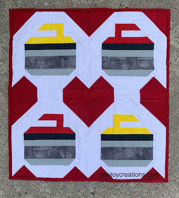 wall hanging I Heart Curling pattern