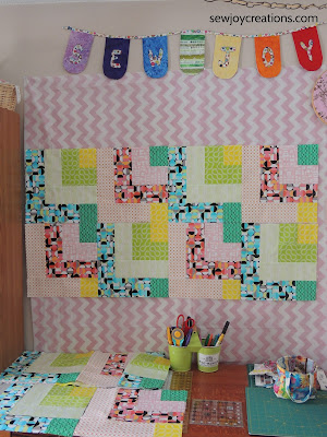 design wall Dropping In quilt Good Vibes fabric