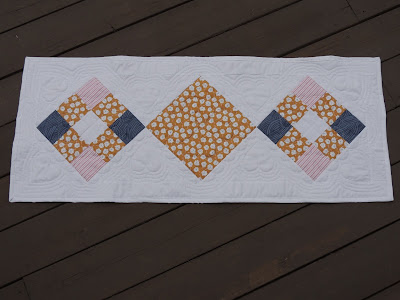Modern Spring Tablerunner for QUILTsocial